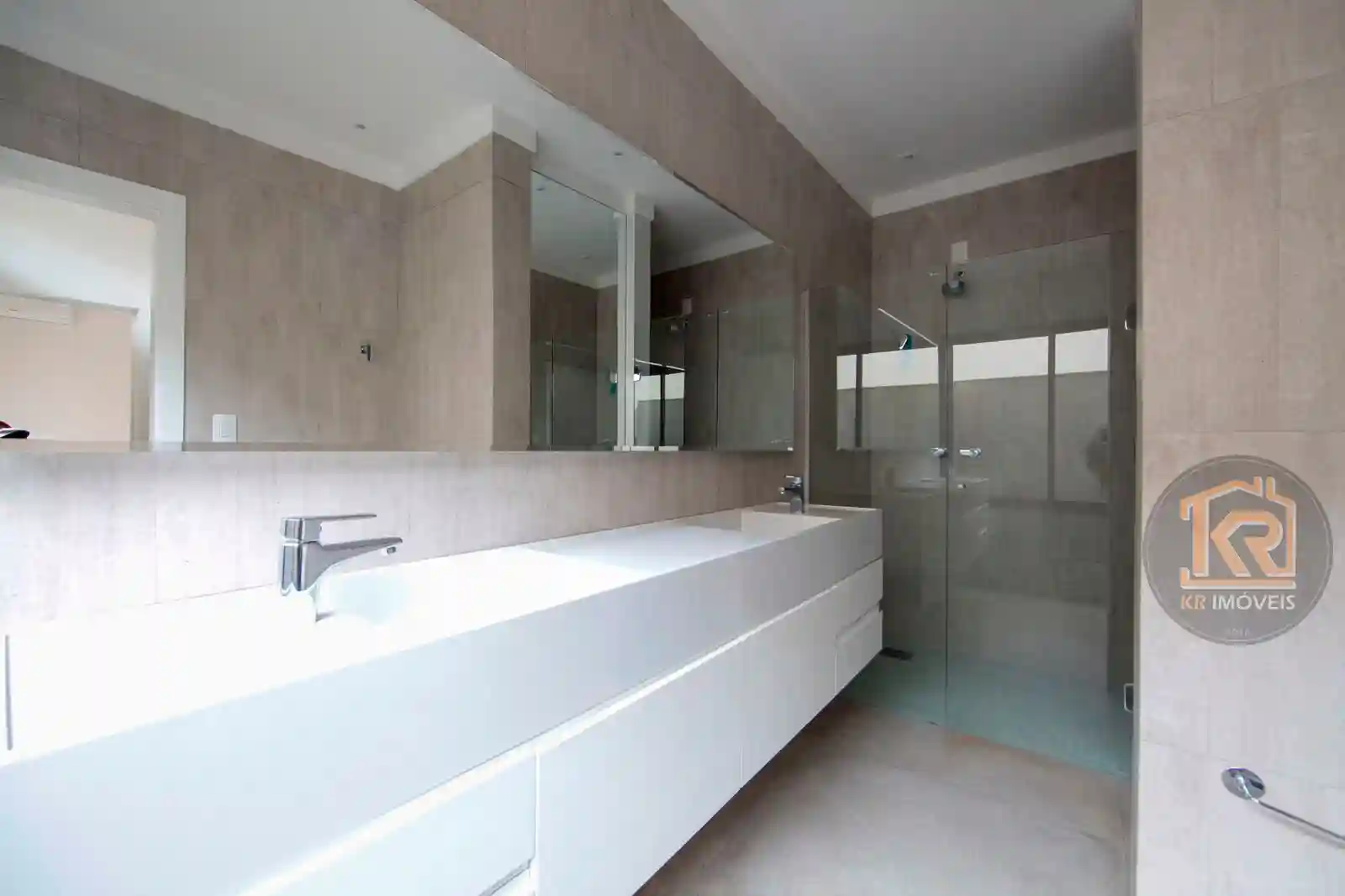 Casa de Condomínio com 3 quartos à venda, 265m² — foto 15 de 17