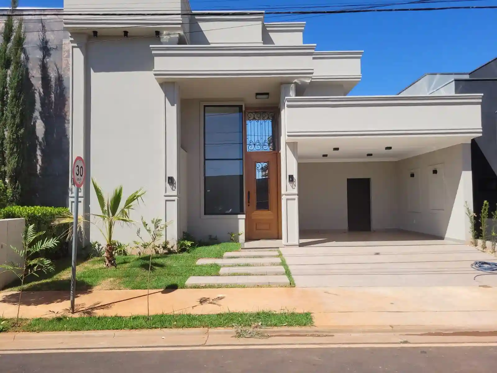 Casa de Condomínio com 3 quartos à venda, 189m² — foto 1 de 21