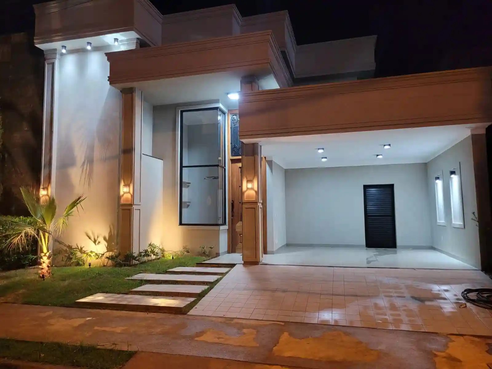Casa de Condomínio com 3 quartos à venda, 189m² — foto 2 de 21