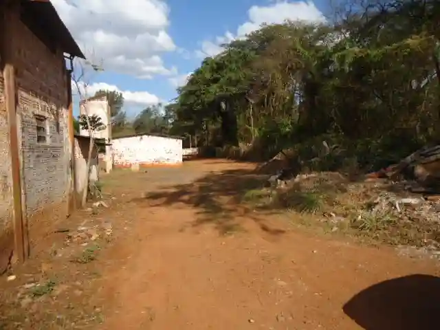 Loja / Salão / Ponto Comercial com 1 quarto para aluguel, 4000m² — foto 2 de 4