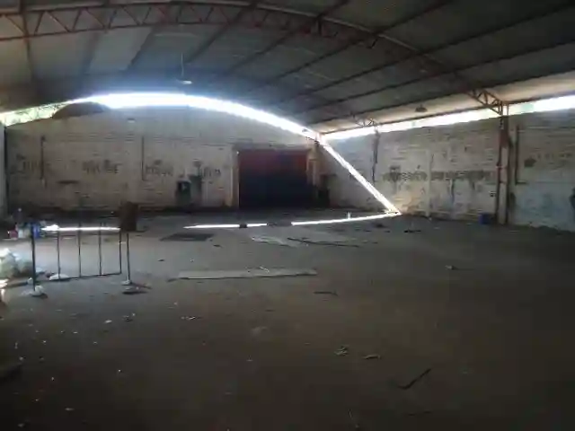 Loja / Salão / Ponto Comercial com 1 quarto para aluguel, 4000m² — foto 3 de 4