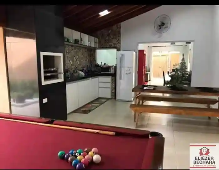 Casa com 3 quartos à venda, 134m² — foto 1 de 18