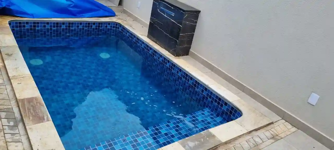 Casa de Condomínio com 3 quartos à venda, 253m² — foto 2 de 11