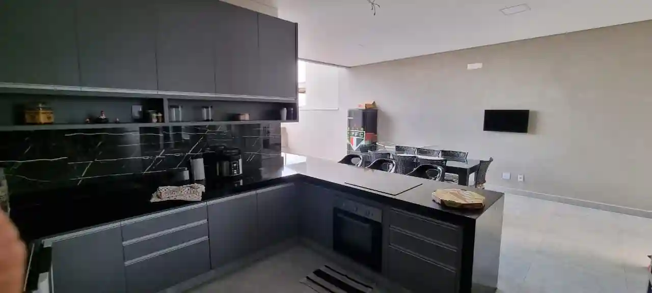 Casa de Condomínio com 3 quartos à venda, 253m² — foto 1 de 11