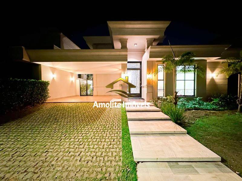 Casa de Condomínio com 3 quartos à venda, 250m² — foto 3 de 18