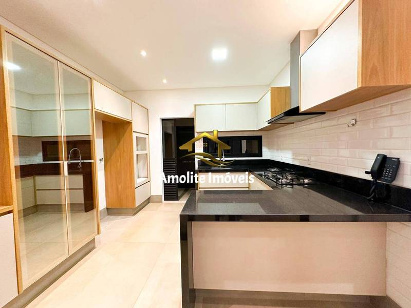 Casa de Condomínio com 3 quartos à venda, 250m² — foto 7 de 18