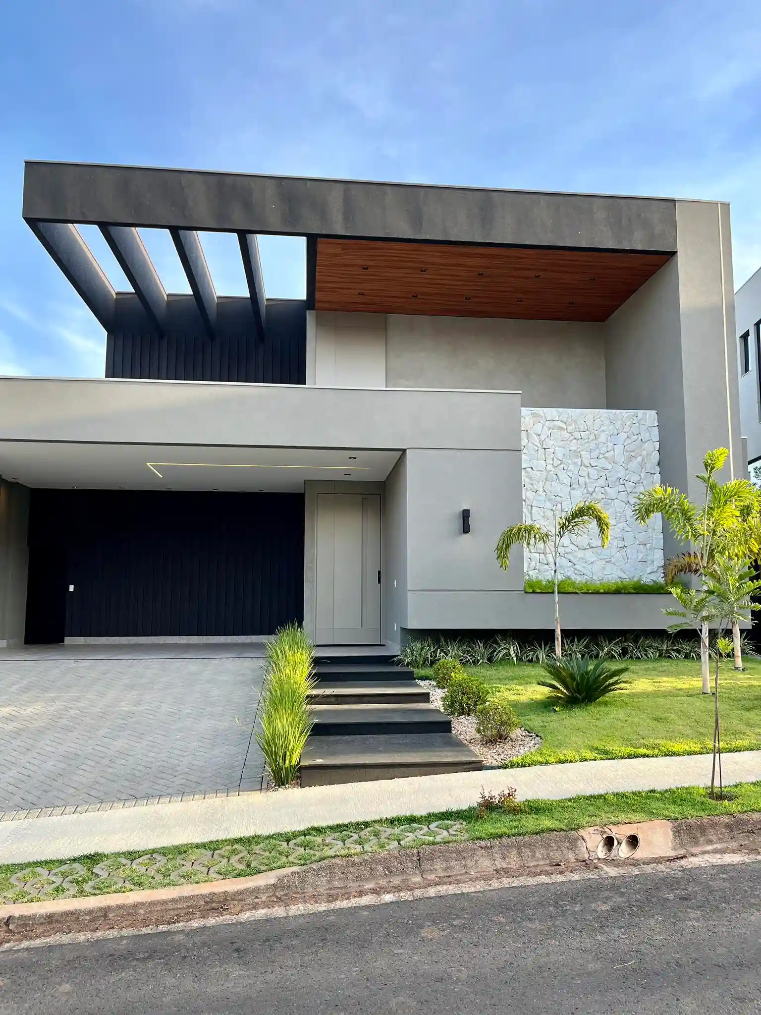 Casa de Condomínio à venda — foto 1 de 22