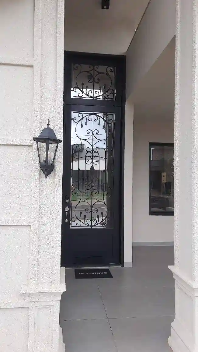 Casa de Condomínio com 3 quartos à venda, 127m² — foto 2 de 18