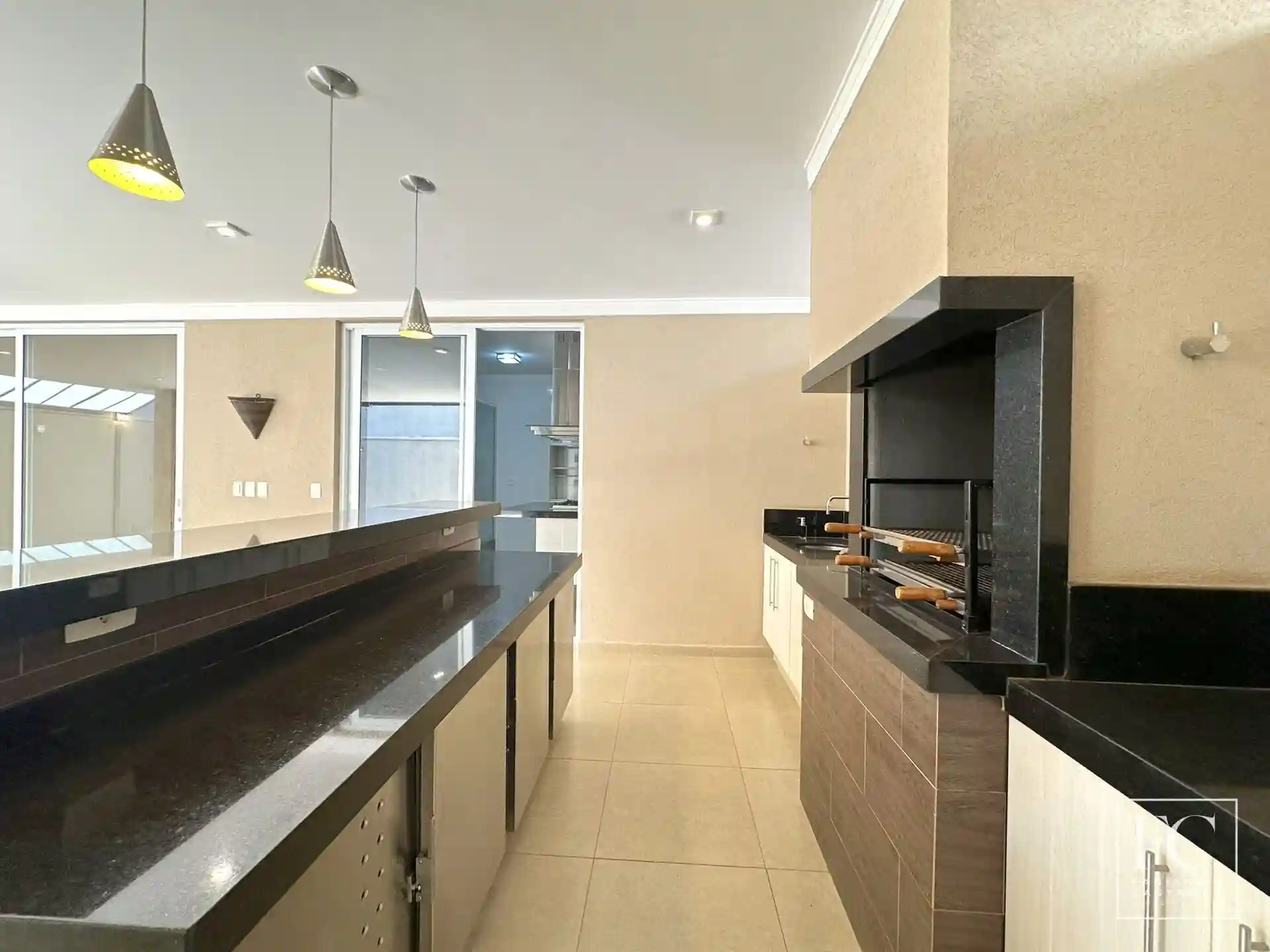Sobrado com 4 quartos à venda, 380m² — foto 8 de 25