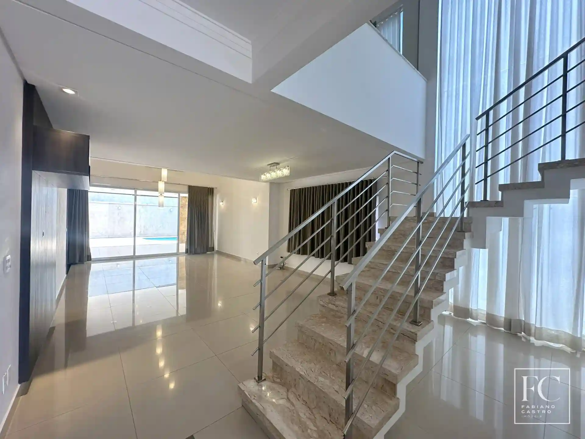 Sobrado com 4 quartos à venda, 380m² — foto 3 de 25