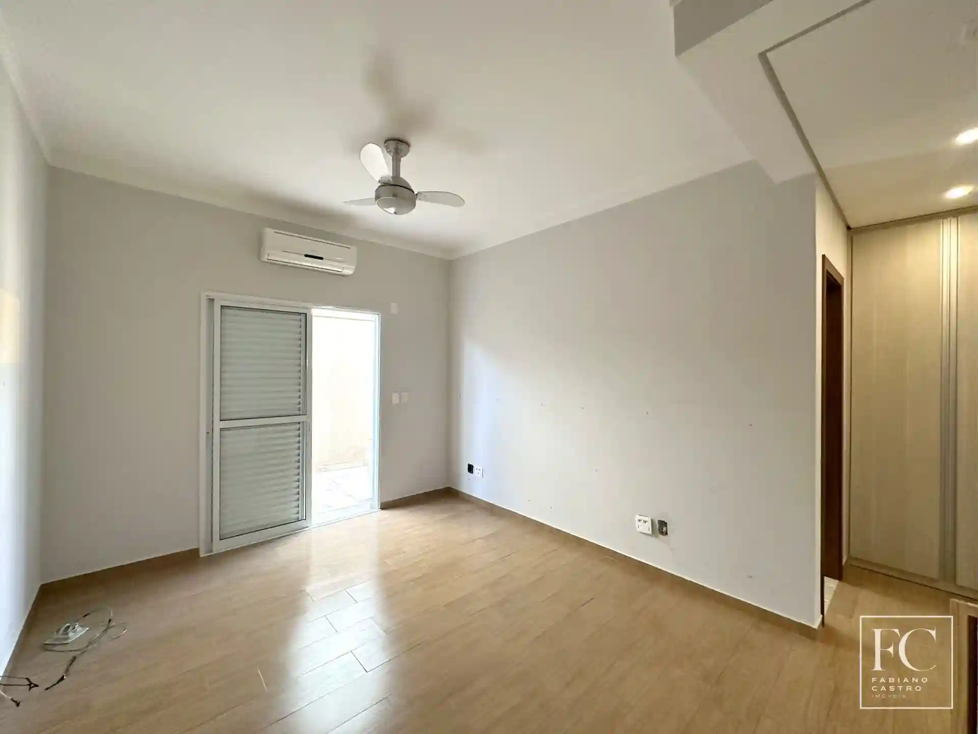 Sobrado com 4 quartos à venda, 380m² — foto 15 de 25