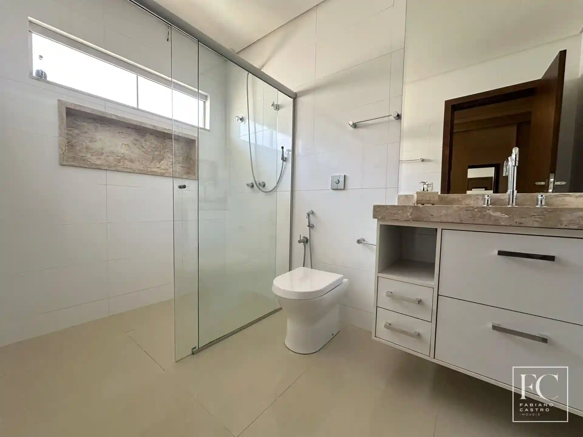Sobrado com 4 quartos à venda, 380m² — foto 22 de 25