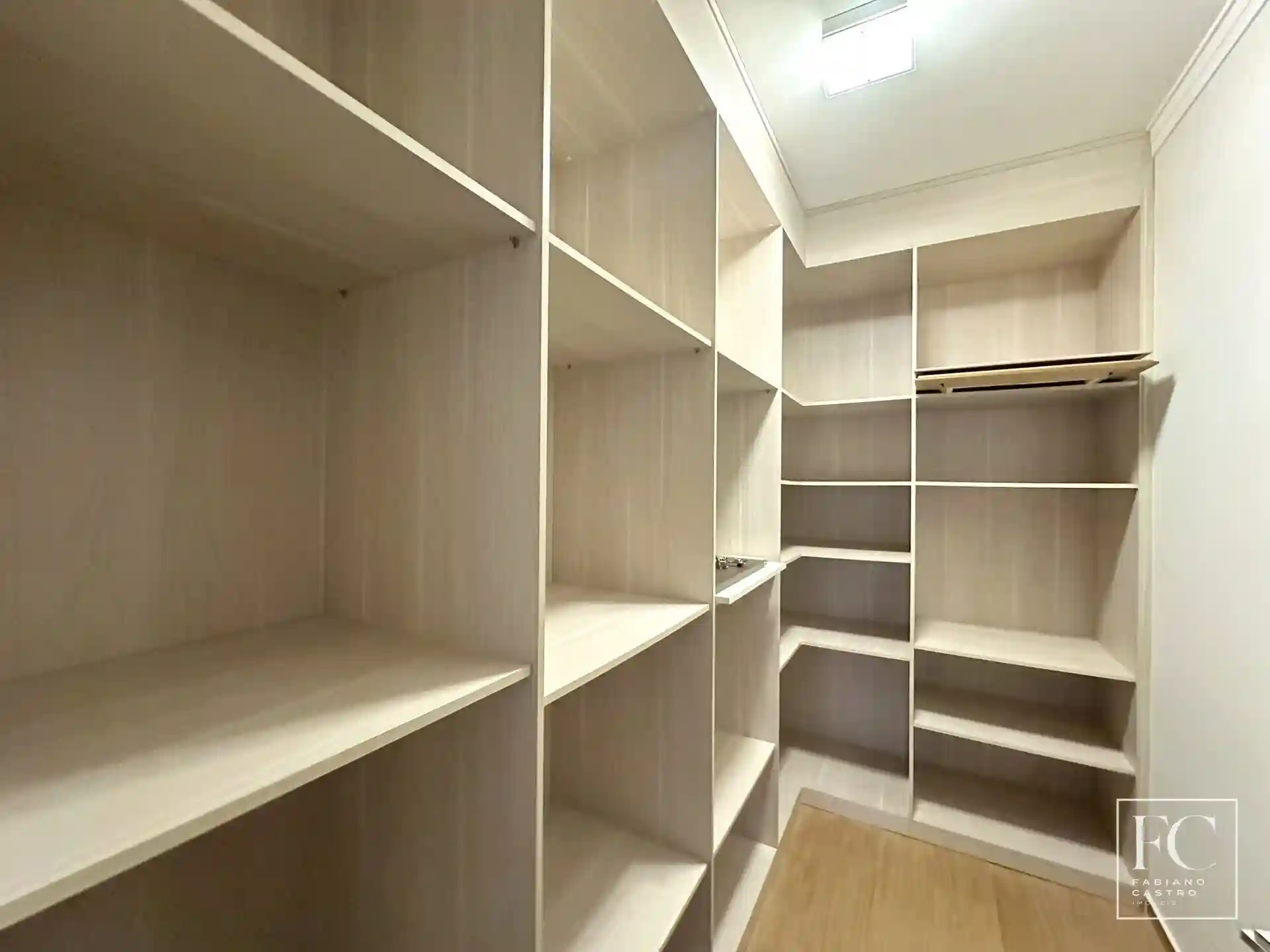 Sobrado com 4 quartos à venda, 380m² — foto 23 de 25