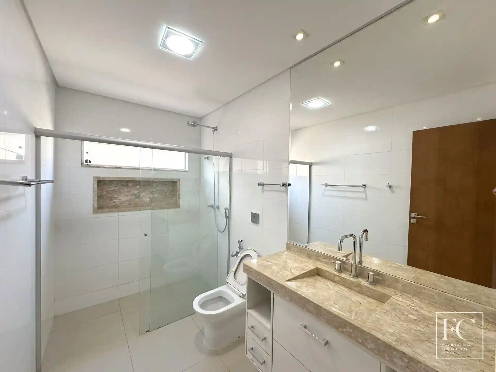 Sobrado com 4 quartos à venda, 380m² — foto 16 de 25