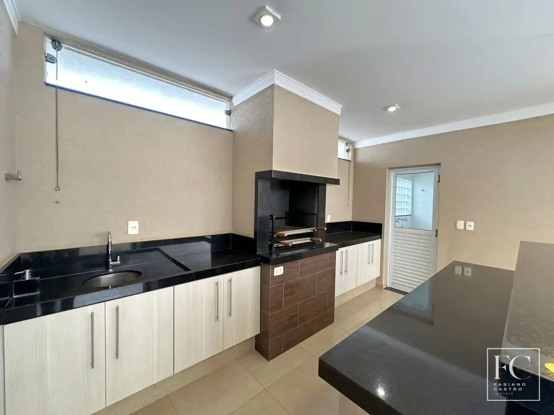 Sobrado com 4 quartos à venda, 380m² — foto 9 de 25