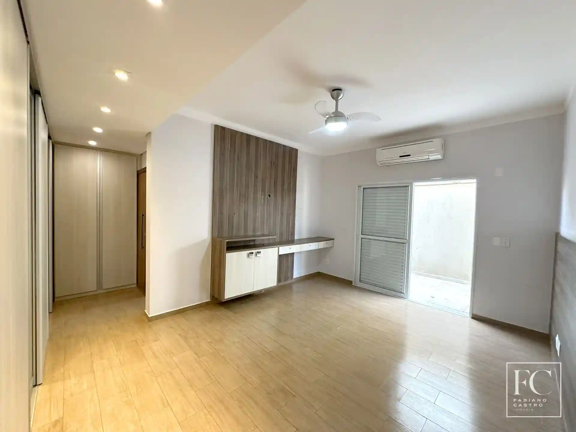 Sobrado com 4 quartos à venda, 380m² — foto 13 de 25
