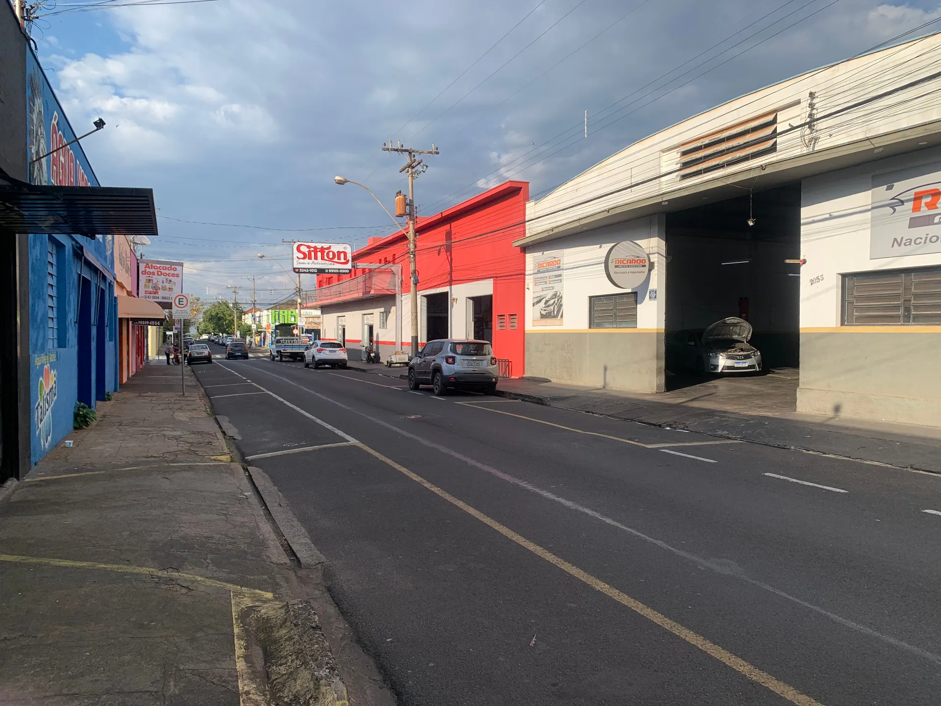 Loja / Salão / Ponto Comercial à venda, 600m² — foto 3 de 4