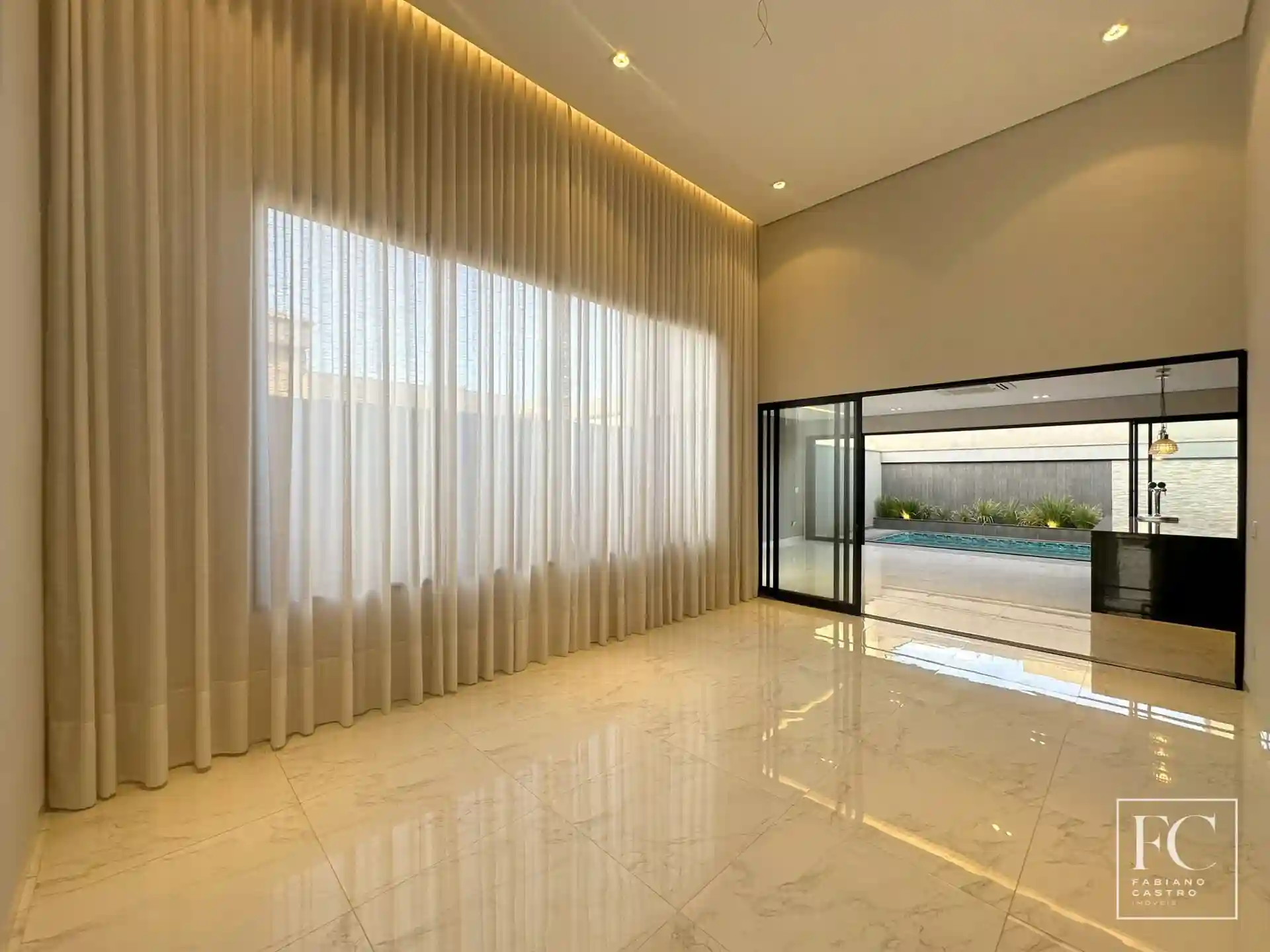 Casa de Condomínio com 3 quartos à venda, 230m² — foto 8 de 33