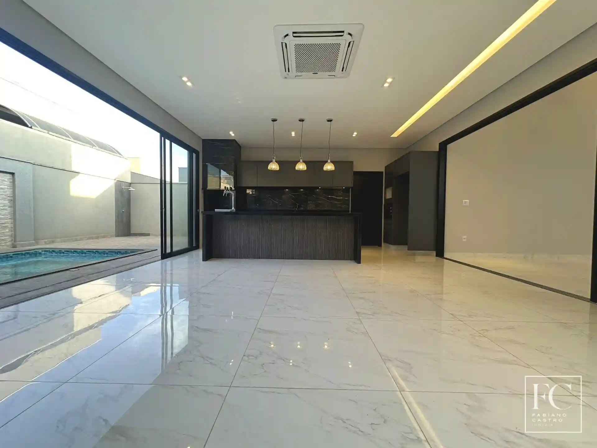 Casa de Condomínio com 3 quartos à venda, 230m² — foto 13 de 33