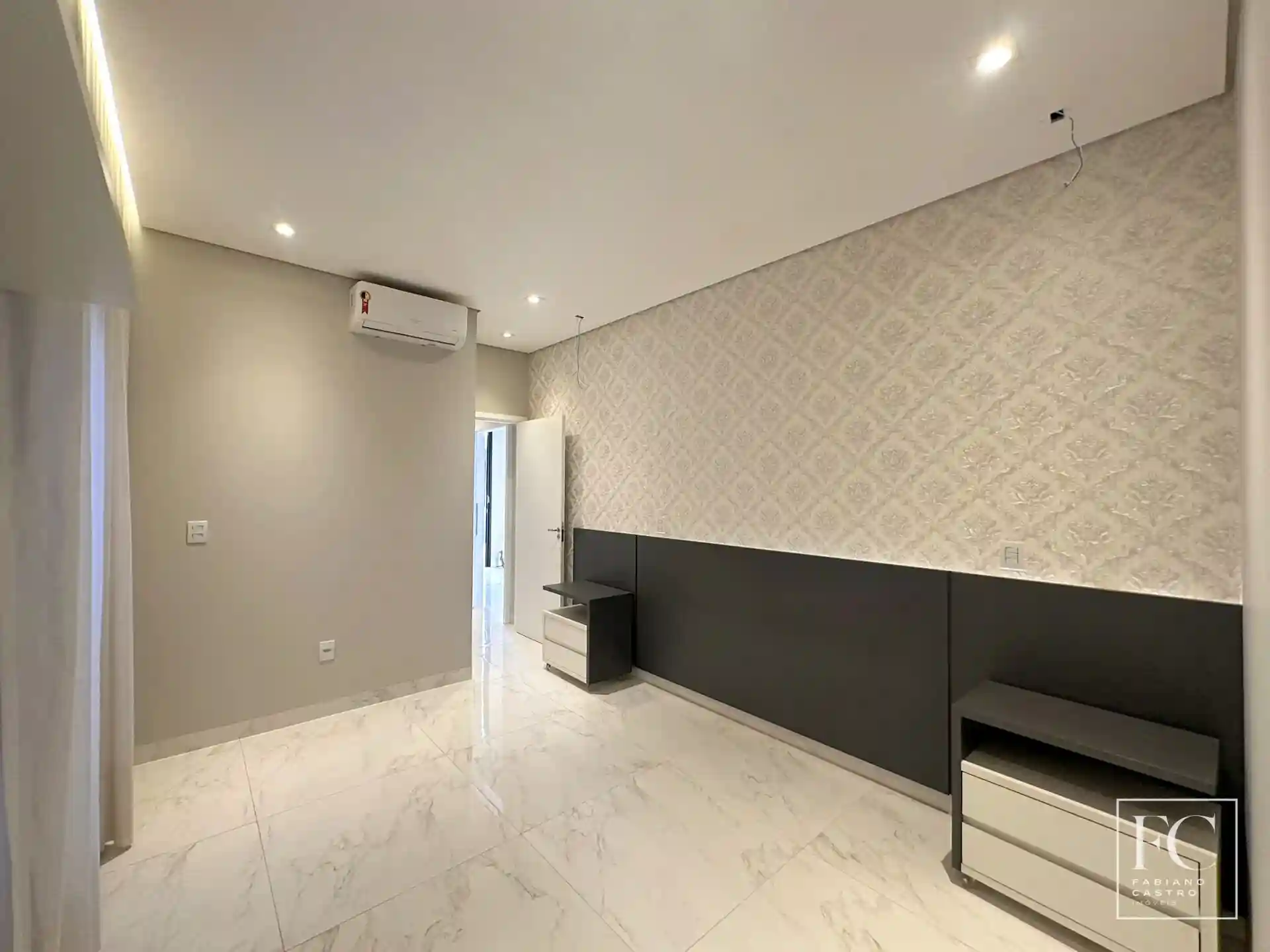 Casa de Condomínio com 3 quartos à venda, 230m² — foto 28 de 33