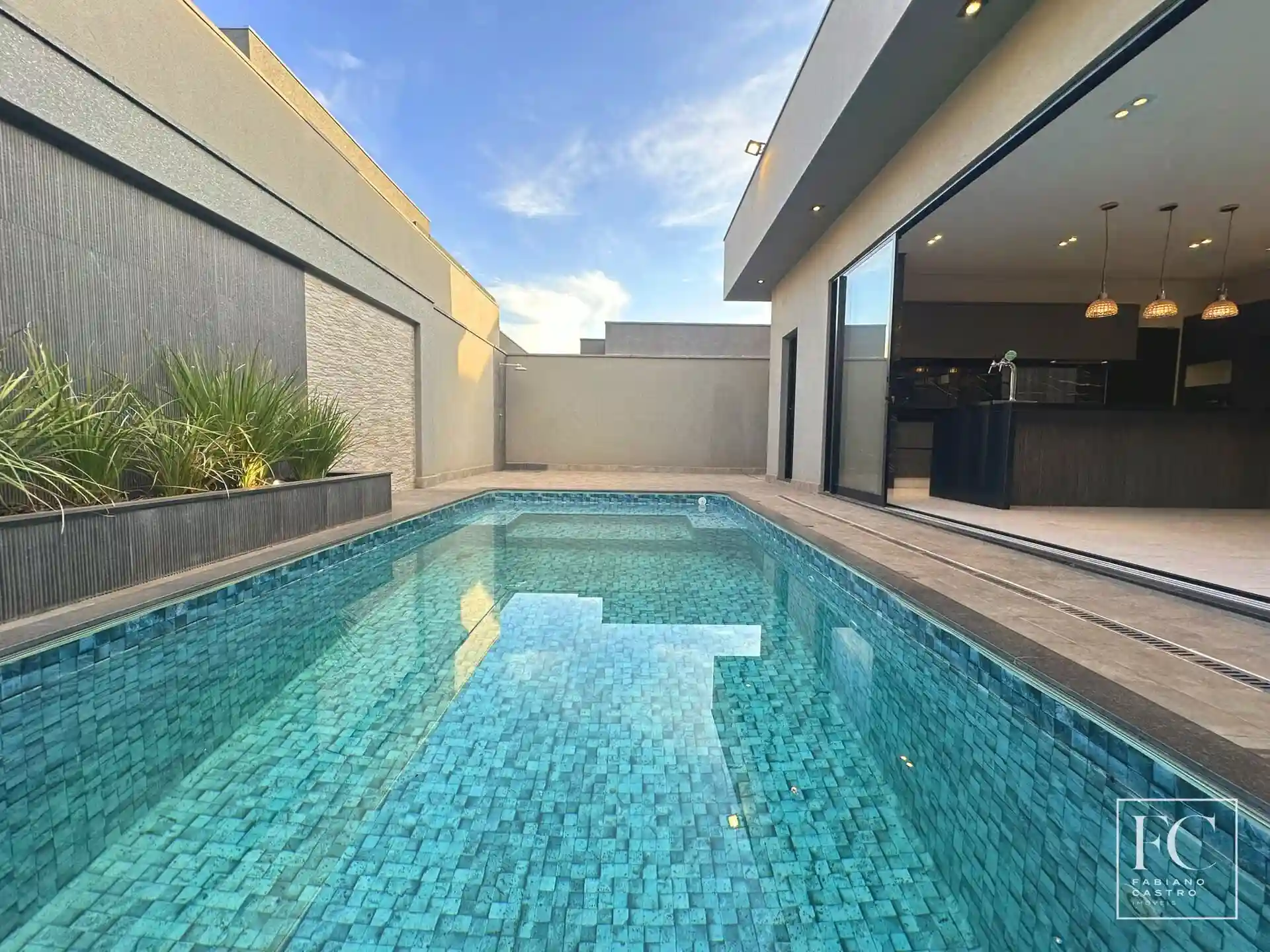 Casa de Condomínio com 3 quartos à venda, 230m² — foto 16 de 33