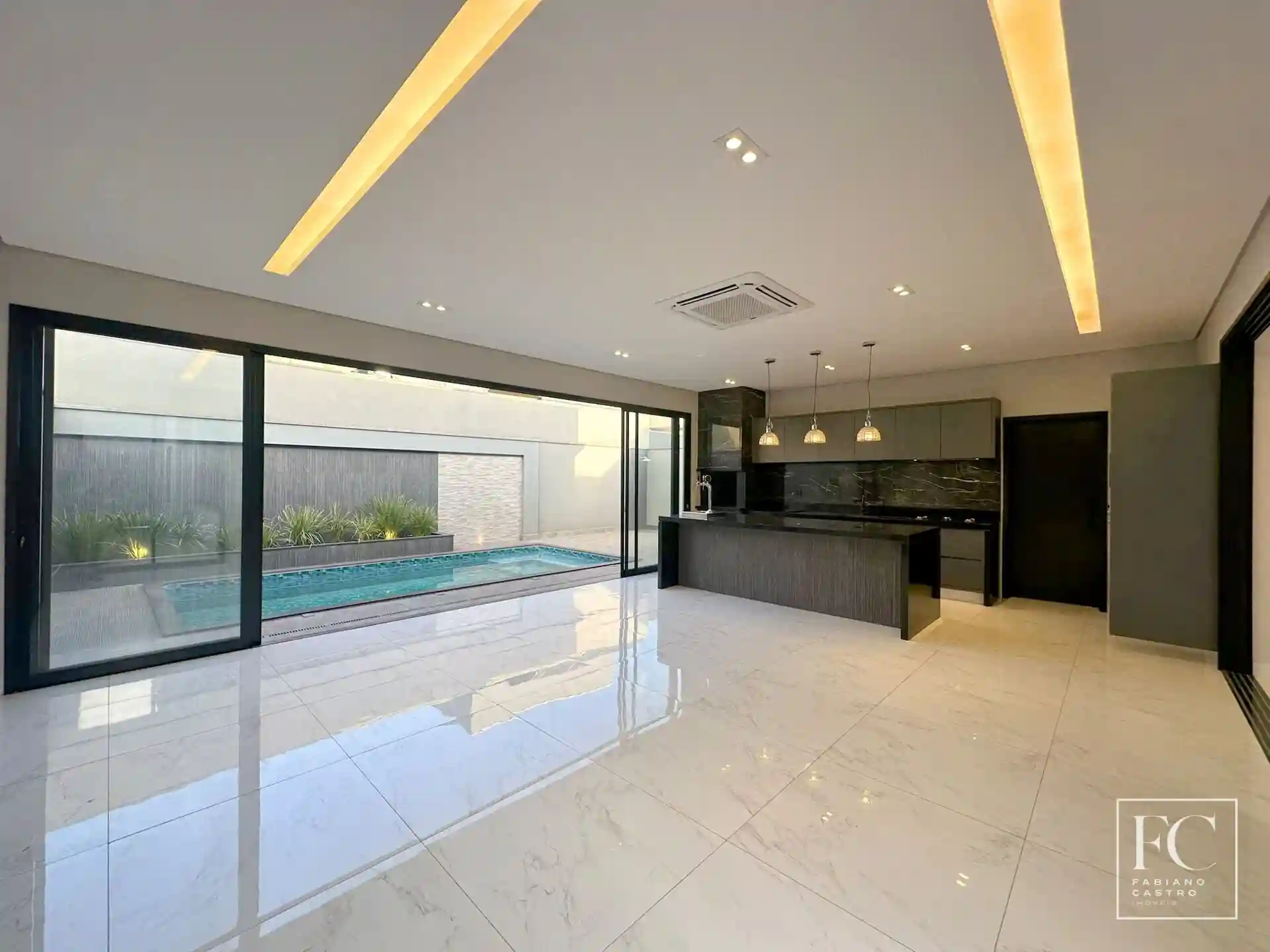 Casa de Condomínio com 3 quartos à venda, 230m² — foto 12 de 33