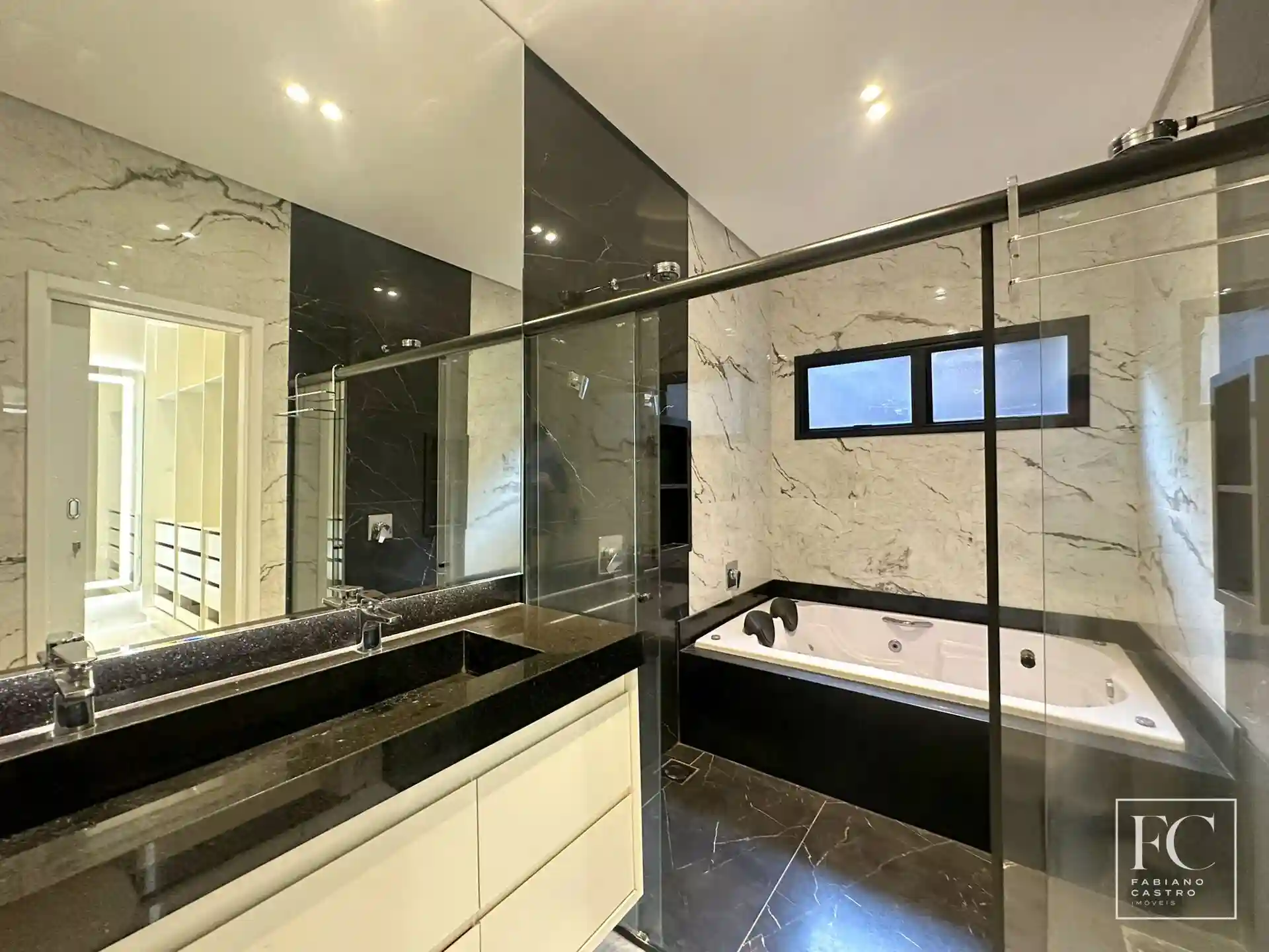 Casa de Condomínio com 3 quartos à venda, 230m² — foto 26 de 33