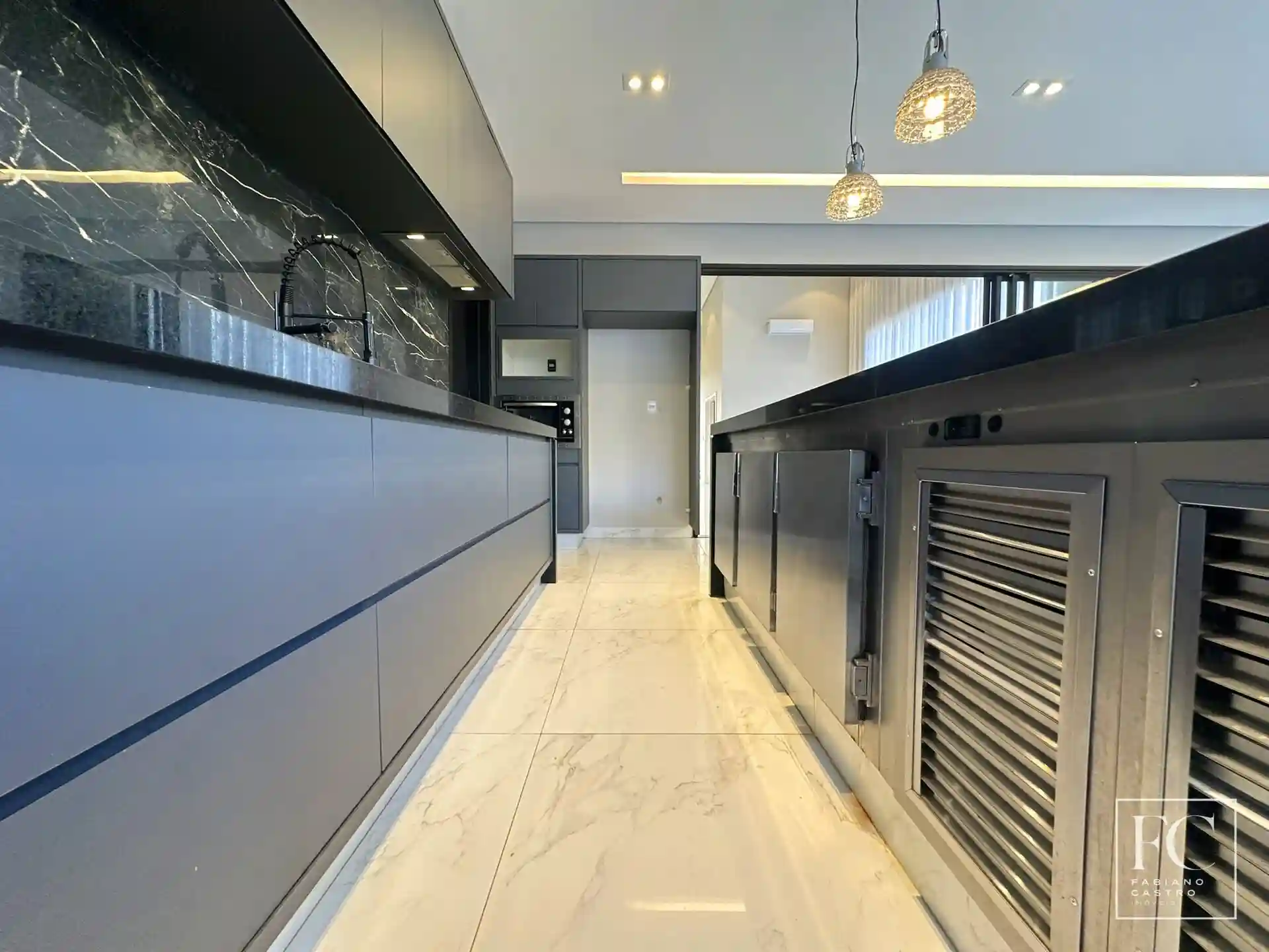 Casa de Condomínio com 3 quartos à venda, 230m² — foto 20 de 33