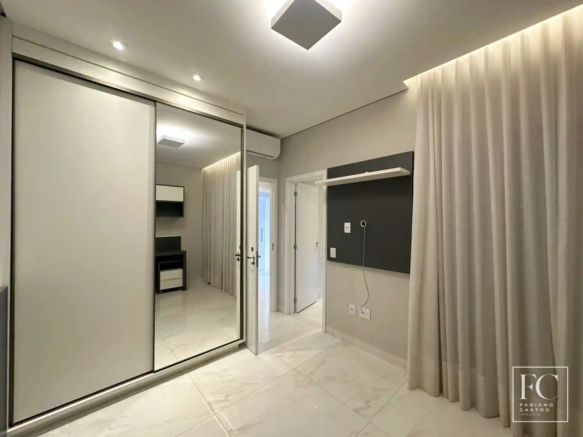 Casa de Condomínio com 3 quartos à venda, 230m² — foto 29 de 33