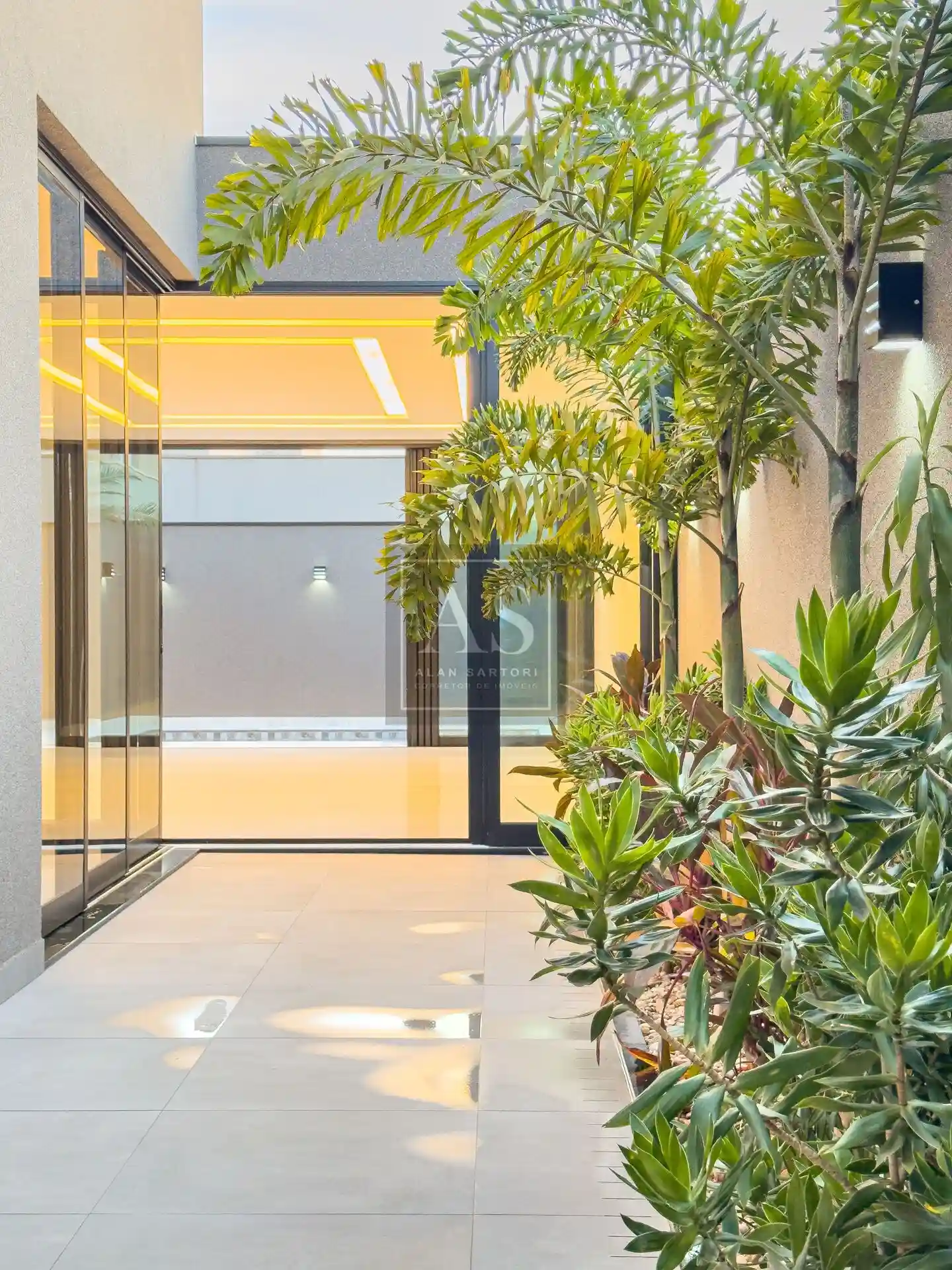 Casa de Condomínio com 3 quartos à venda, 230m² — foto 16 de 39