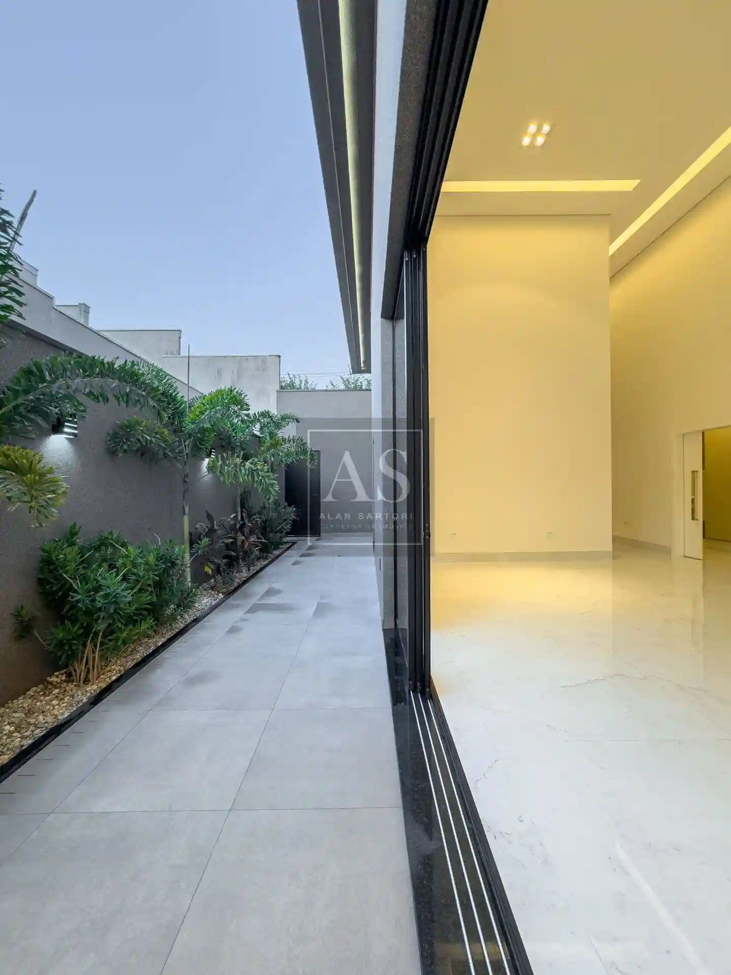 Casa de Condomínio com 3 quartos à venda, 230m² — foto 15 de 39