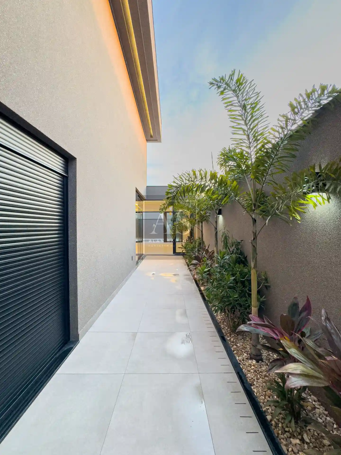 Casa de Condomínio com 3 quartos à venda, 230m² — foto 18 de 39