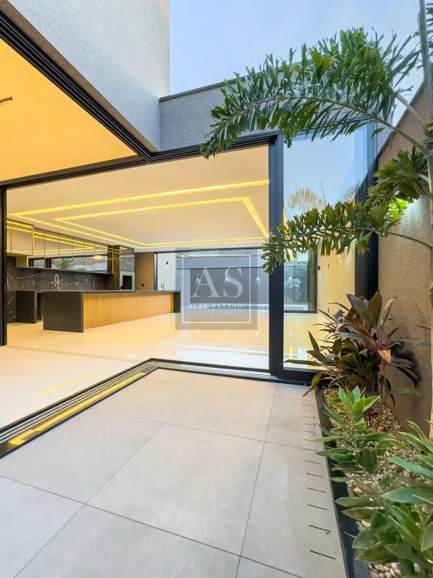 Casa de Condomínio com 3 quartos à venda, 230m² — foto 17 de 39