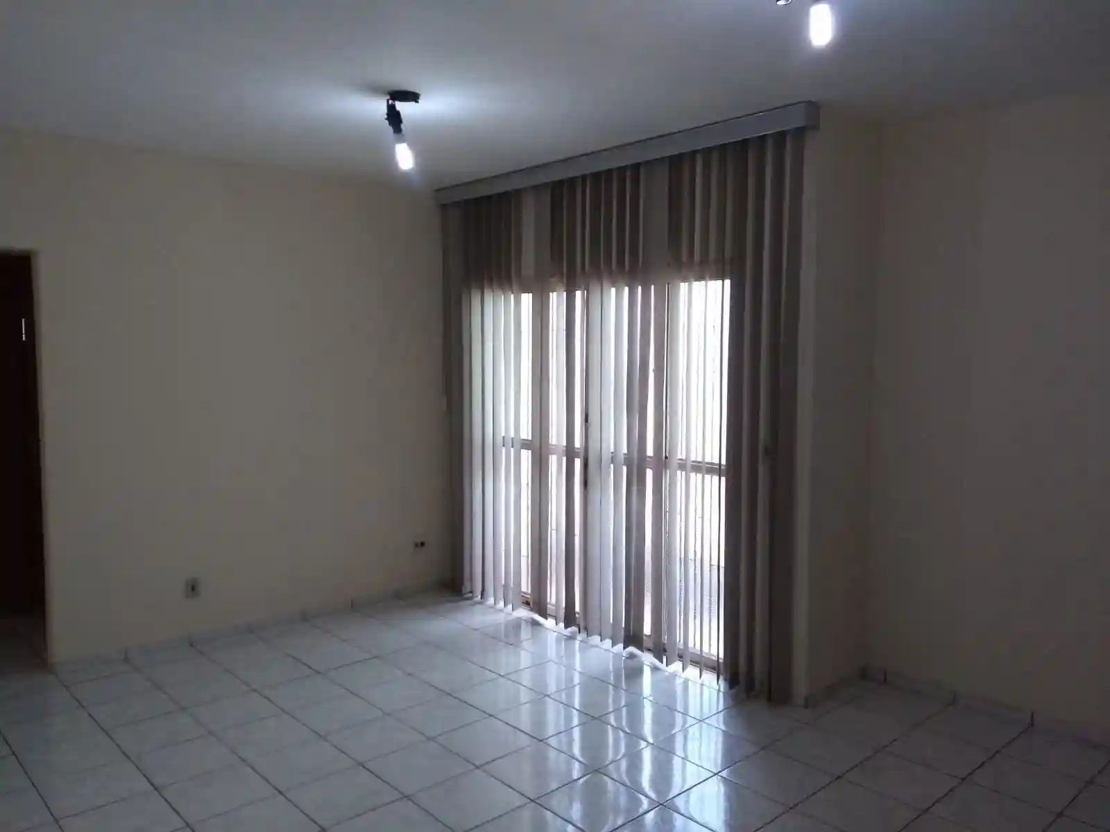Apartamento com 3 quartos à venda, 120m² — foto 2 de 8