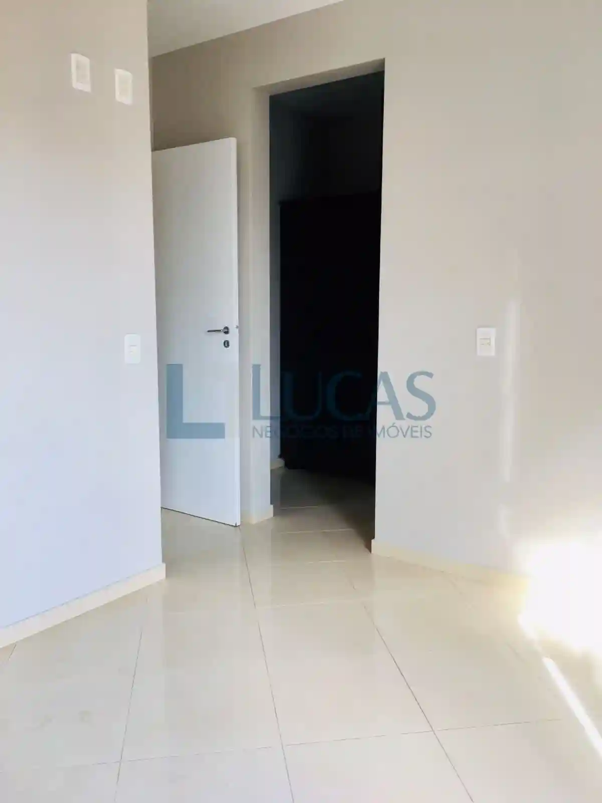 Casa de Condomínio com 4 quartos à venda, 380m² — foto 20 de 24
