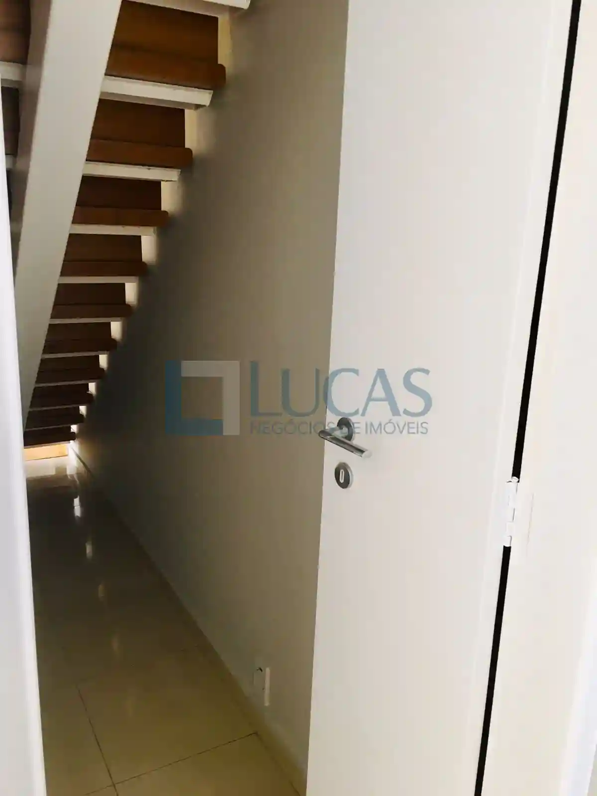 Casa de Condomínio com 4 quartos à venda, 380m² — foto 16 de 24