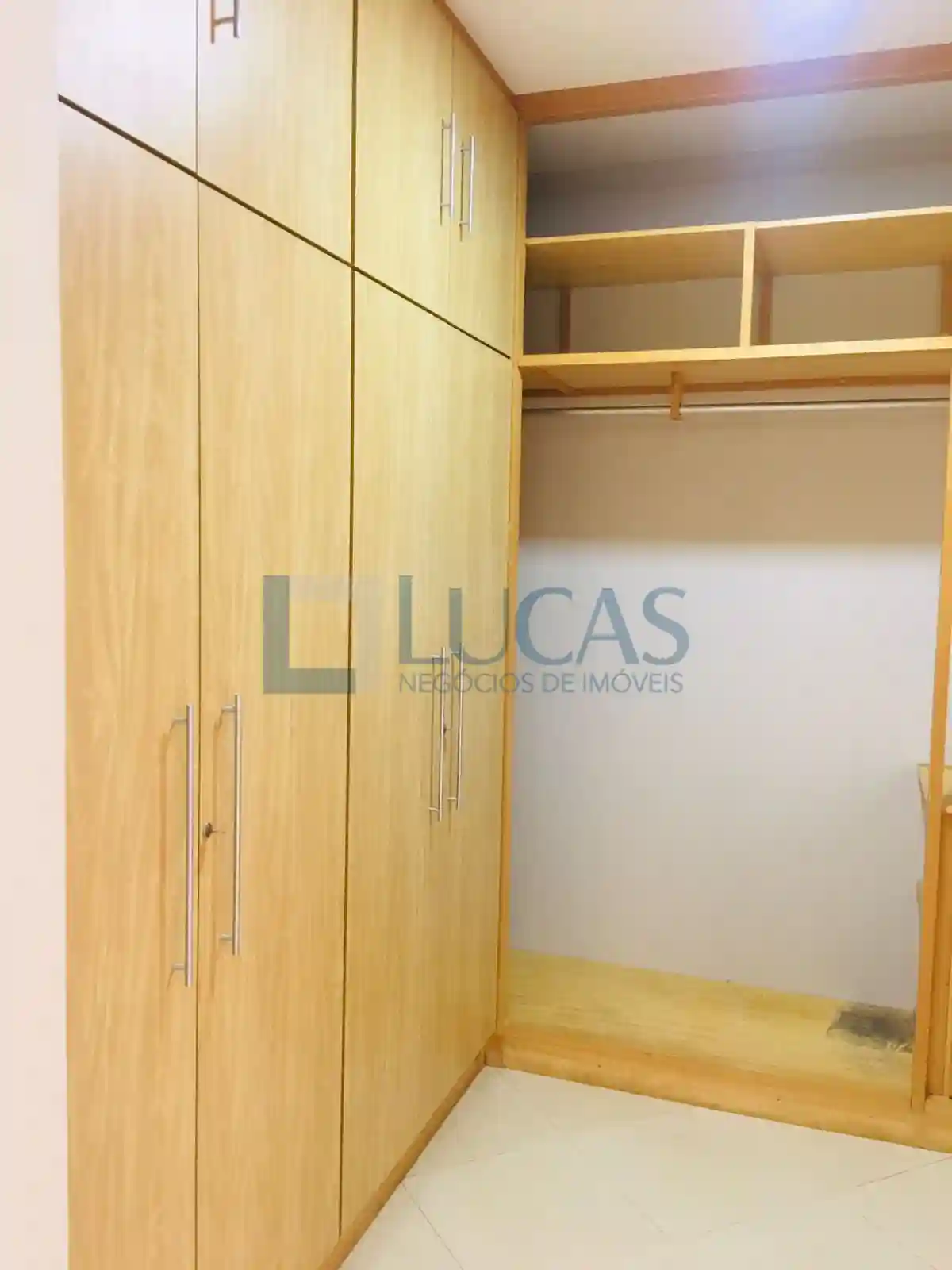 Casa de Condomínio com 4 quartos à venda, 380m² — foto 8 de 24