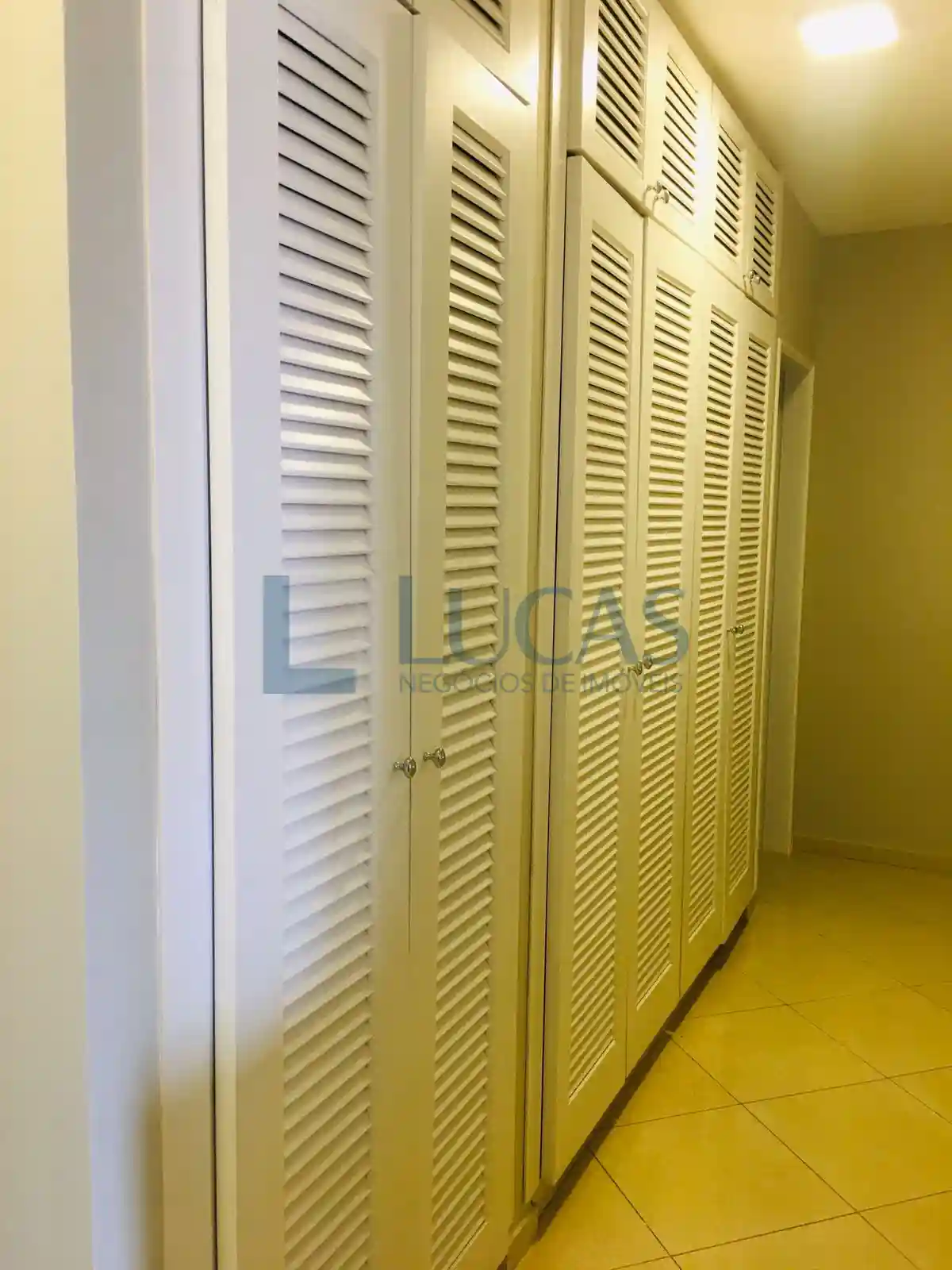 Casa de Condomínio com 4 quartos à venda, 380m² — foto 17 de 24