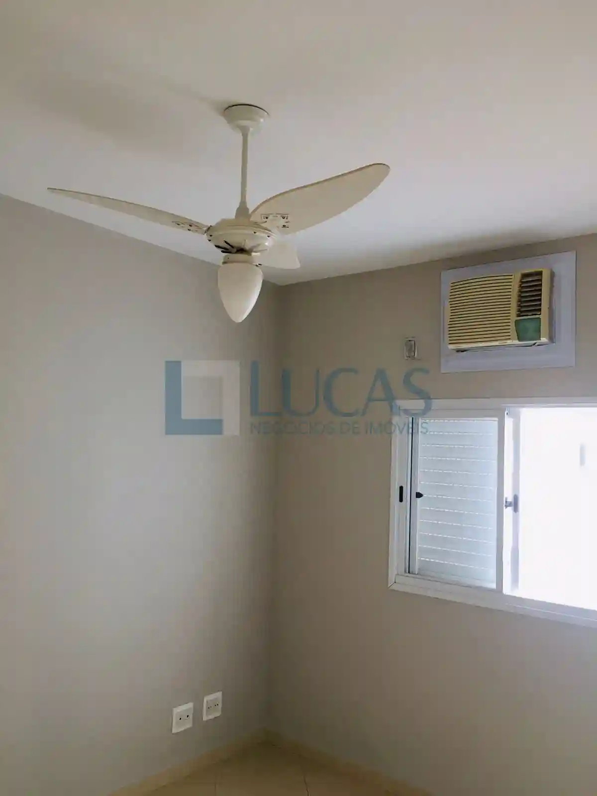 Casa de Condomínio com 4 quartos à venda, 380m² — foto 9 de 24
