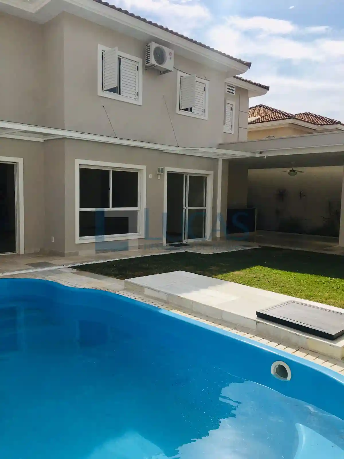 Casa de Condomínio com 4 quartos à venda, 380m² — foto 2 de 24