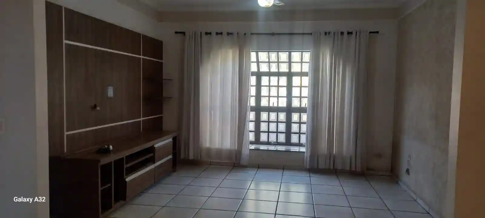 Casa com 3 quartos à venda, 246m² — foto 2 de 14