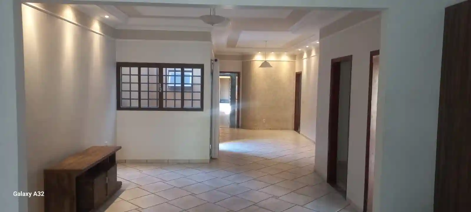 Casa com 3 quartos à venda, 246m² — foto 1 de 14