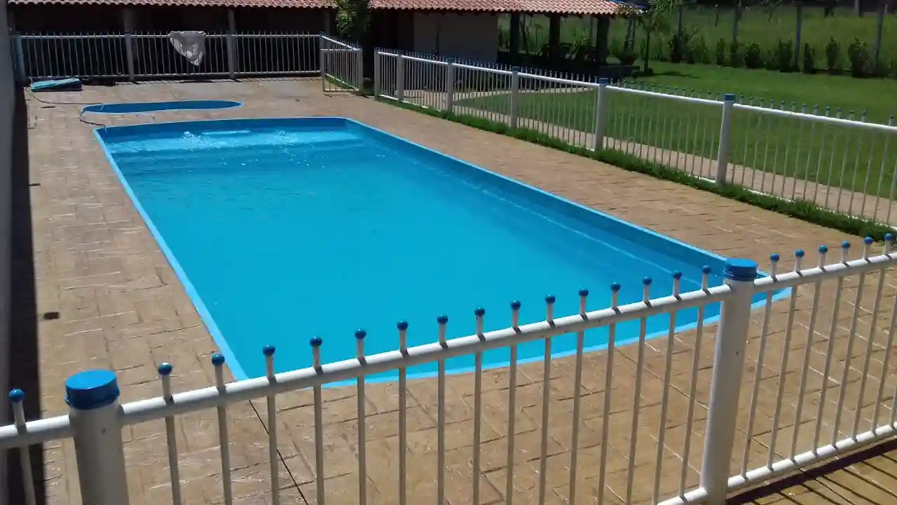 Fazenda / Sítio / Chácara com 3 quartos à venda, 1400m² — foto 1 de 39