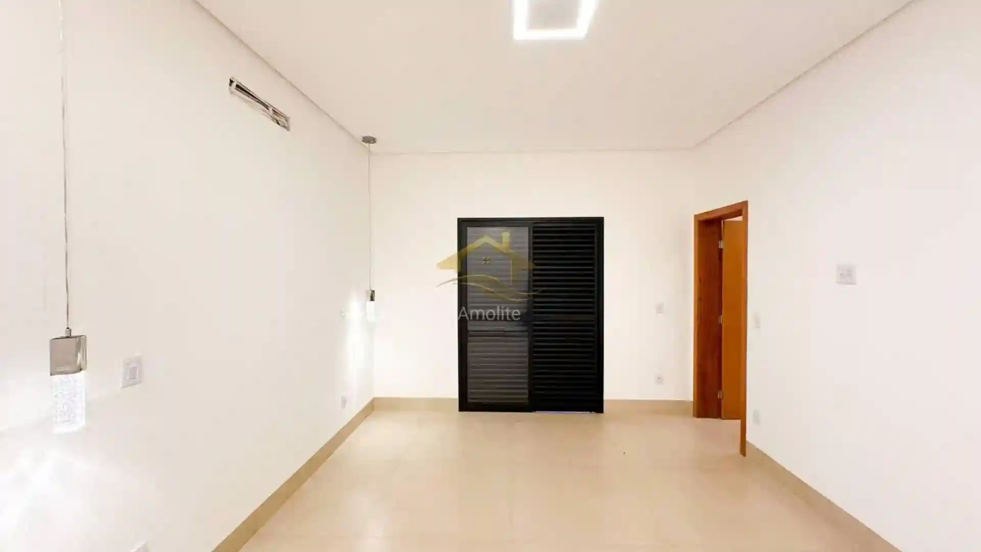 Casa de Condomínio com 3 quartos à venda, 236m² — foto 2 de 20