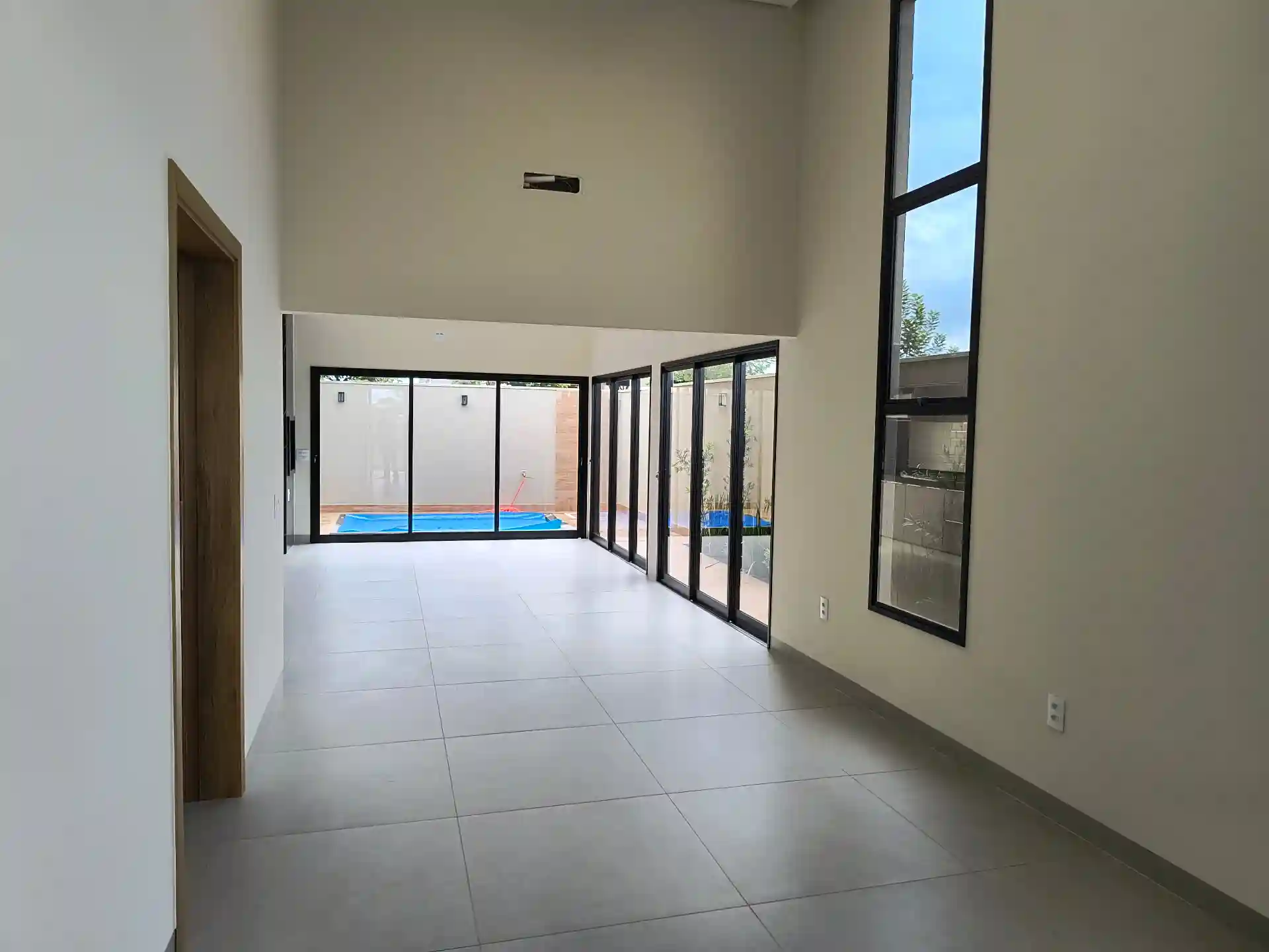 Casa de Condomínio com 3 quartos à venda, 225m² — foto 13 de 22