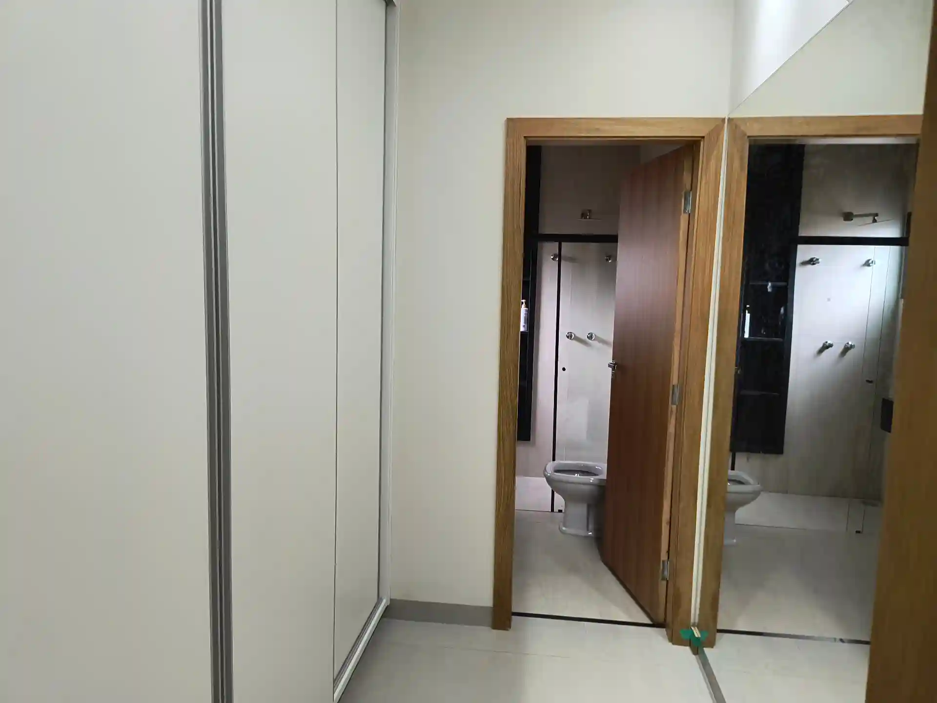 Casa de Condomínio com 3 quartos à venda, 225m² — foto 3 de 22