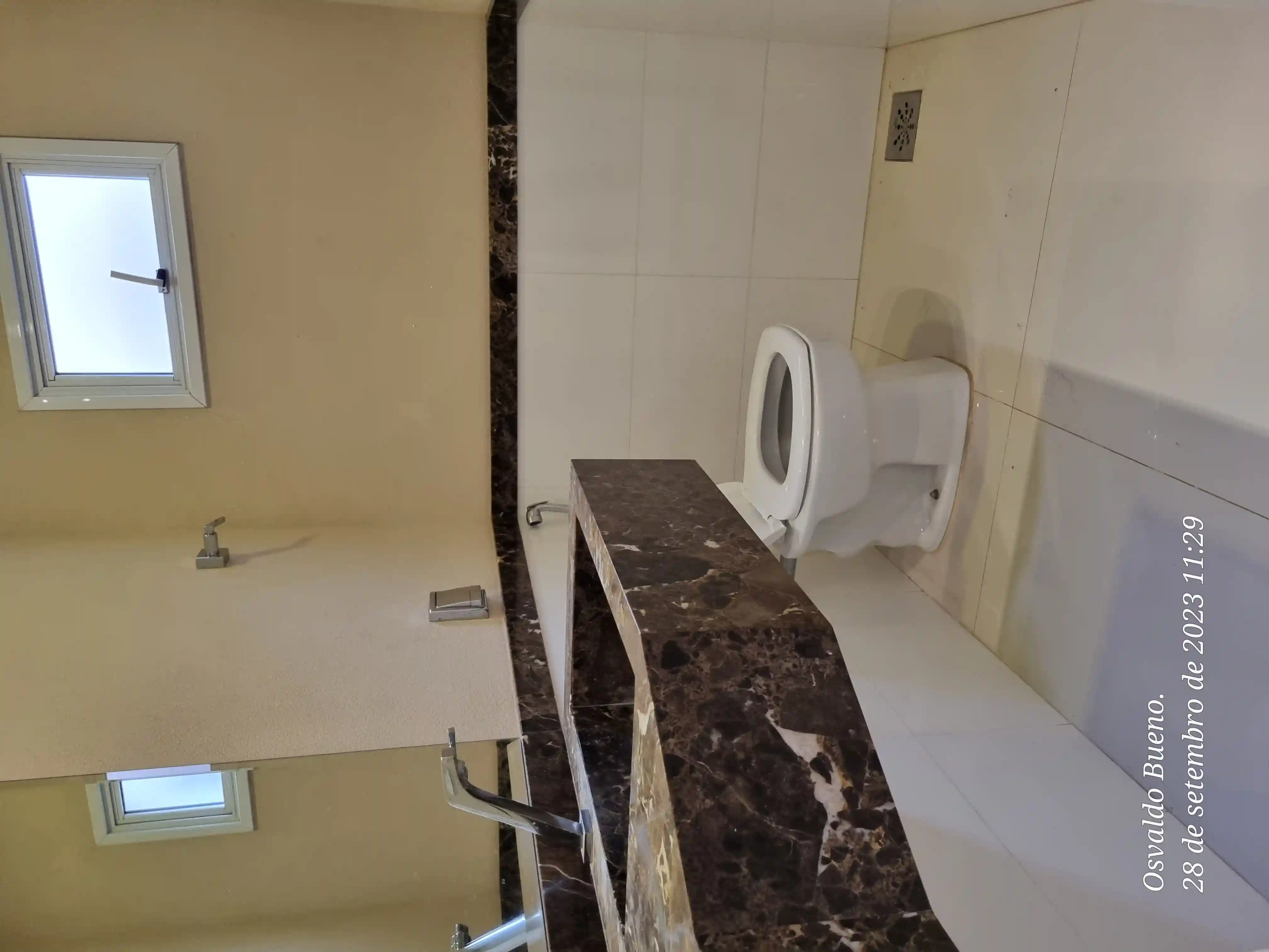 Casa de Condomínio com 3 quartos à venda, 220m² — foto 11 de 23