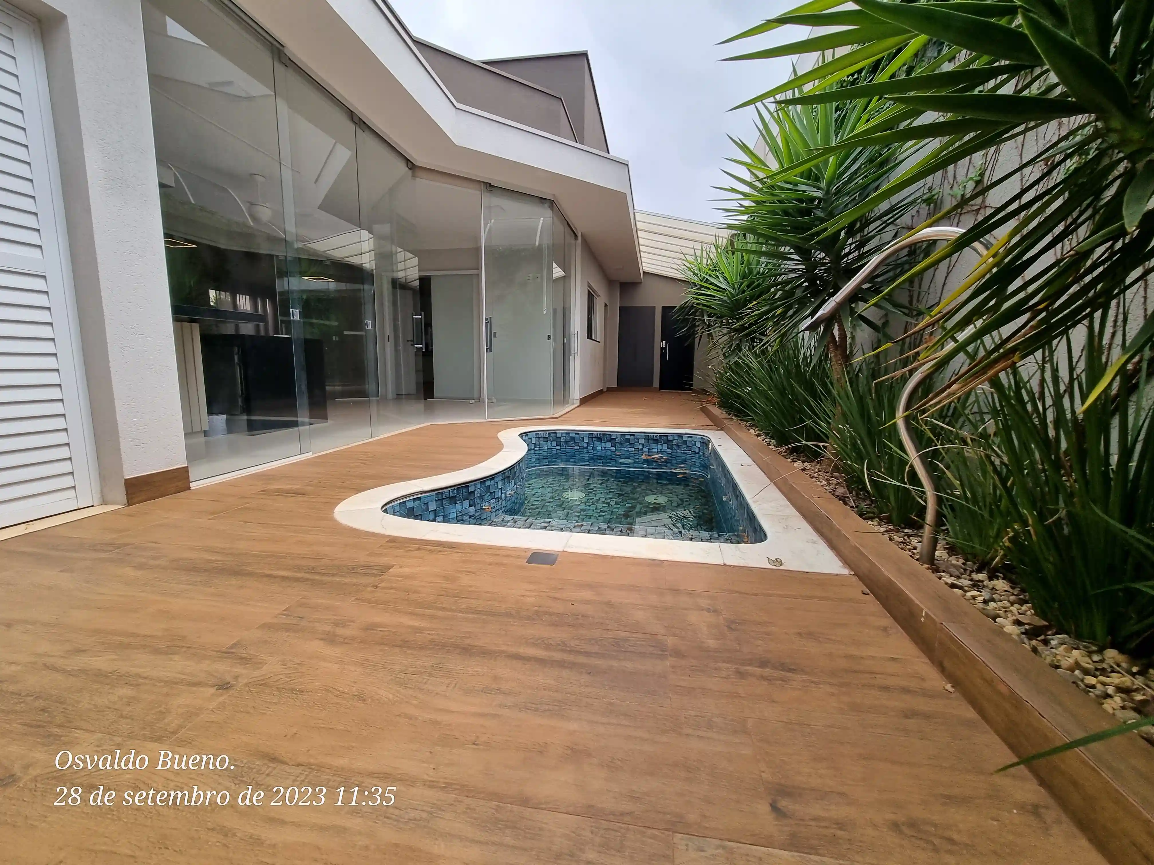 Casa de Condomínio com 3 quartos à venda, 220m² — foto 20 de 23