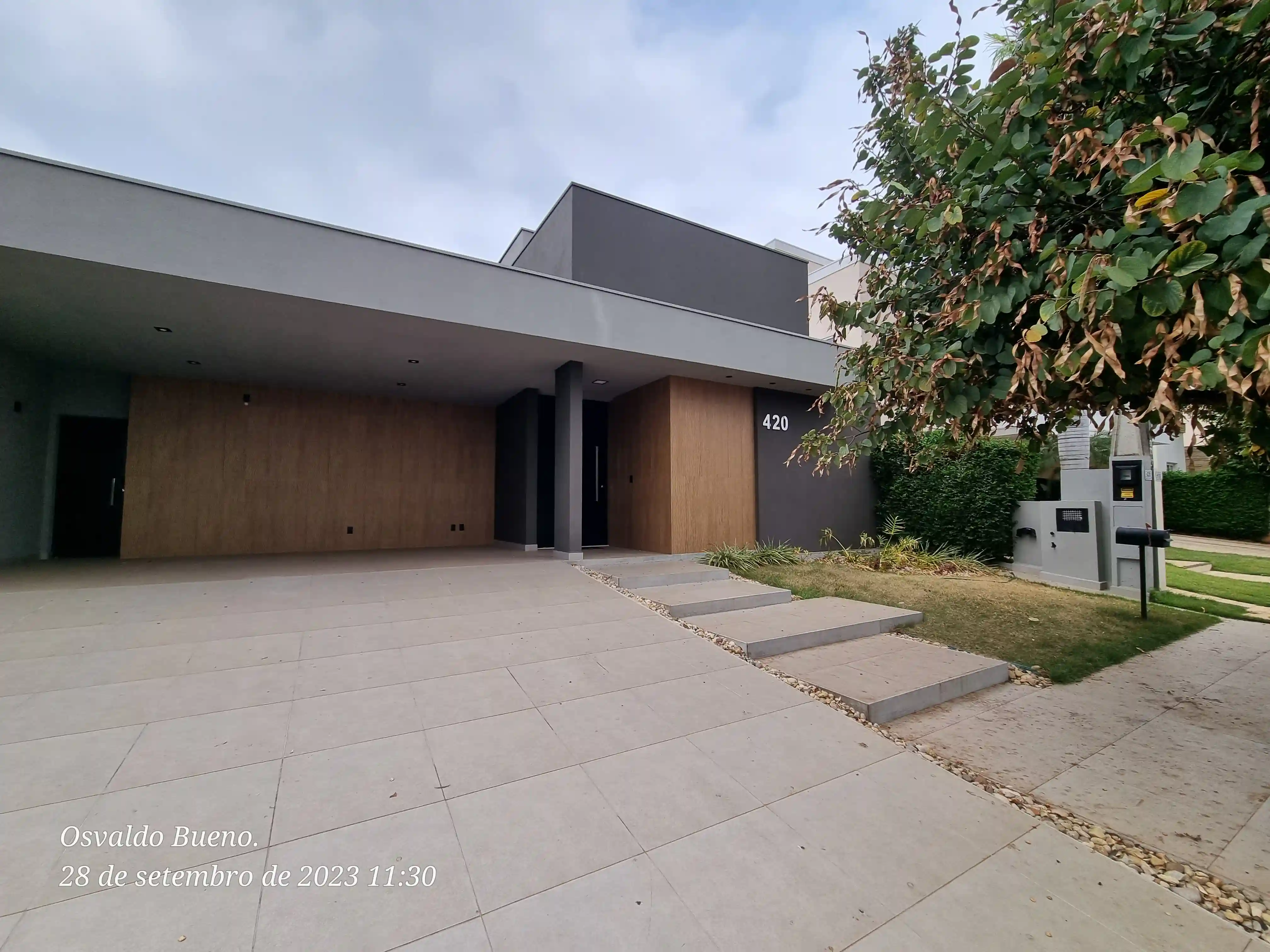 Casa de Condomínio com 3 quartos à venda, 220m² — foto 12 de 23