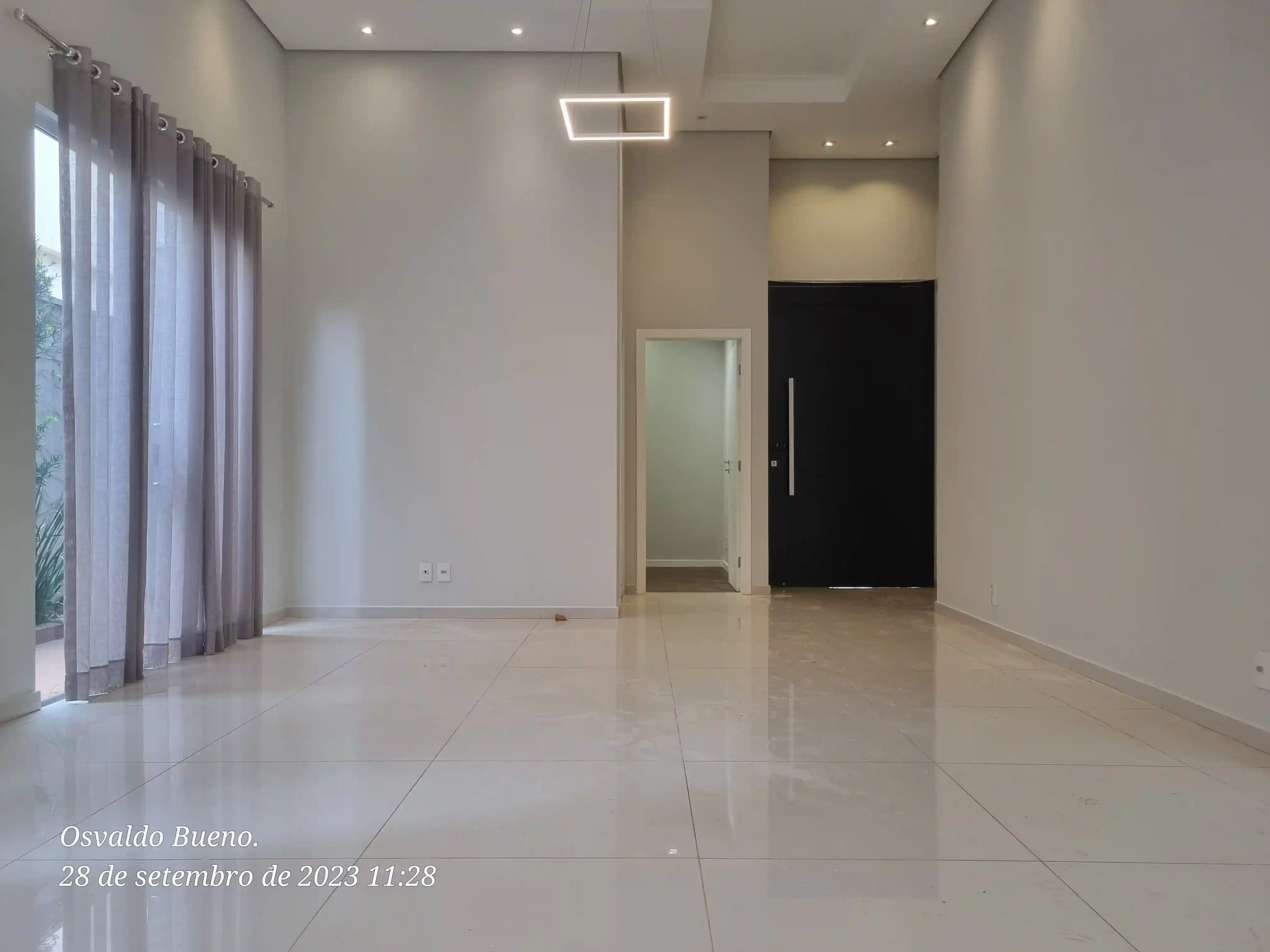 Casa de Condomínio com 3 quartos à venda, 220m² — foto 9 de 23